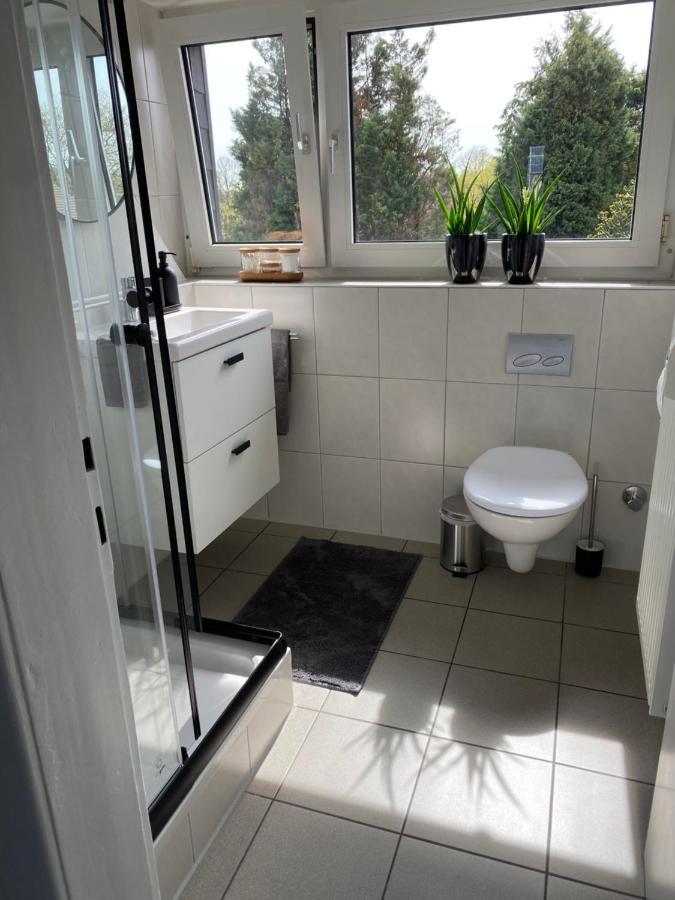 Bostel 1 - Modernes Dachgeschoss-Studio In Duisburg Meiderich, 4,7 Km Hbf, U-Bahn 250M, Flughafen Duesseldorf 28 Km, Landschaftspark 2,9 Km, 5 Gehminuten Von Herzklinik Entfernt Esterno foto